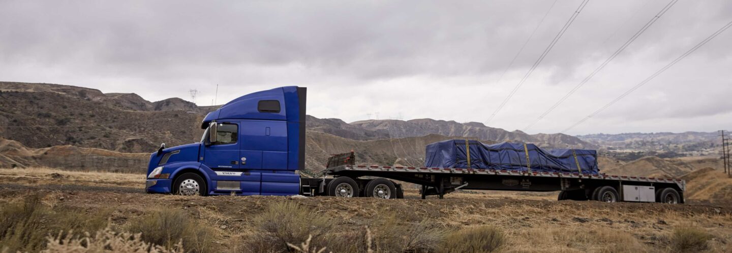 The pros & cons of flatbed trucking